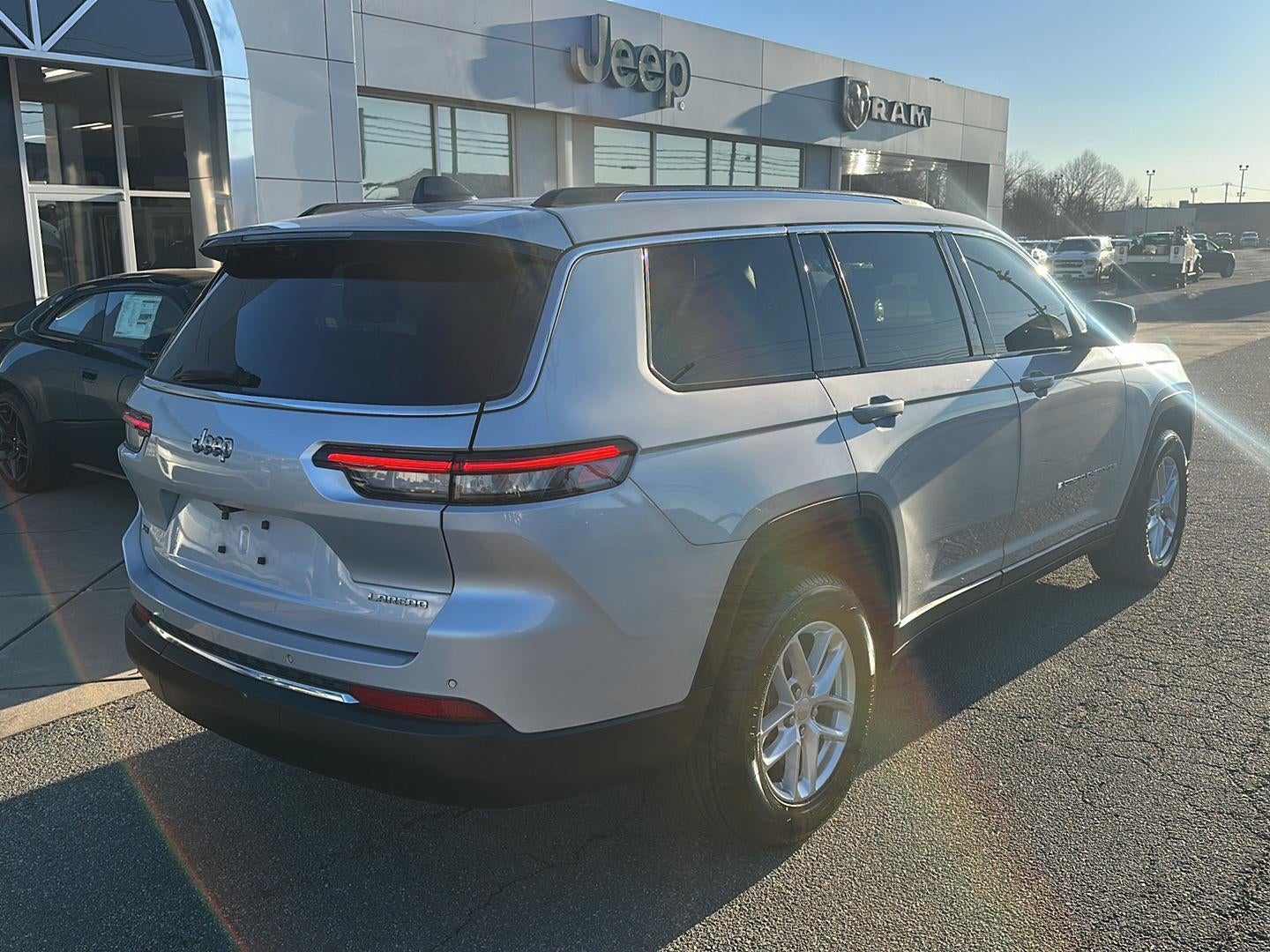 2022 Jeep Grand Cherokee L Laredo