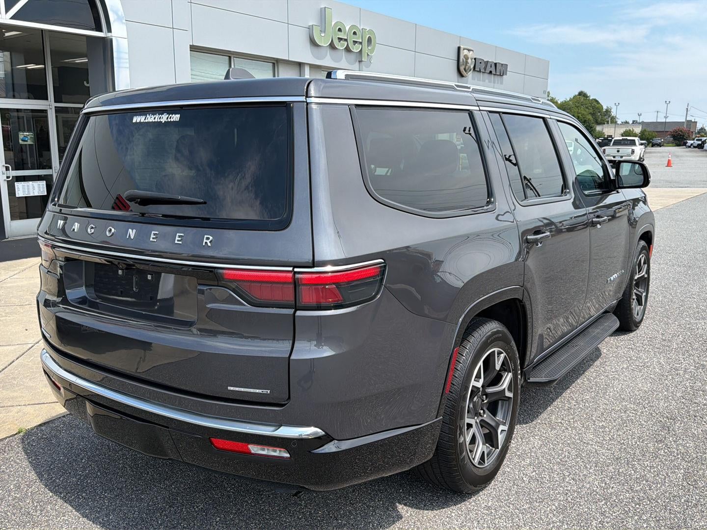 2023 Jeep Wagoneer Series III