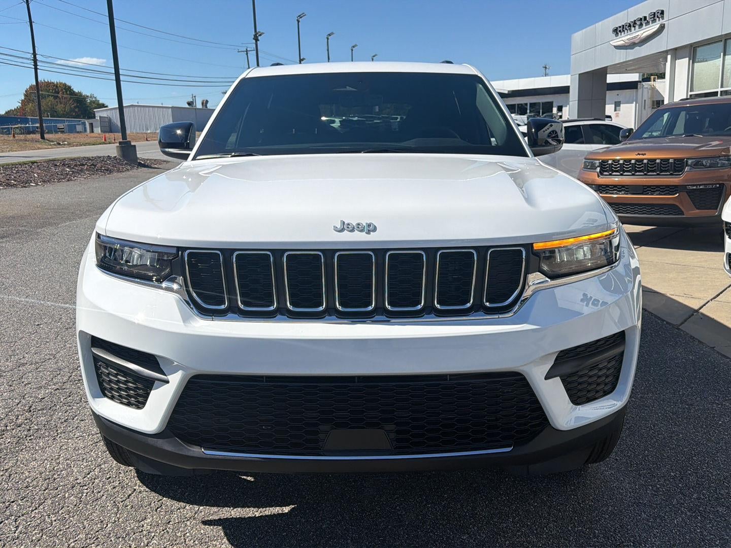 2027 Jeep Grand Cherokee GRAND CHEROKEE LAREDO X 4X4