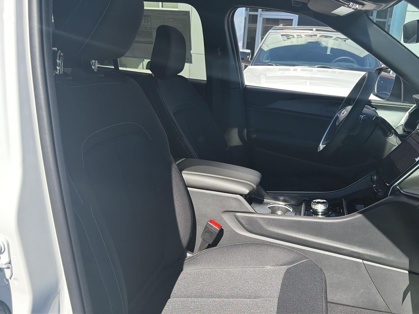 2027 Jeep Grand Cherokee GRAND CHEROKEE LAREDO X 4X4
