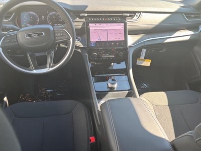 2027 Jeep Grand Cherokee GRAND CHEROKEE LAREDO X 4X4