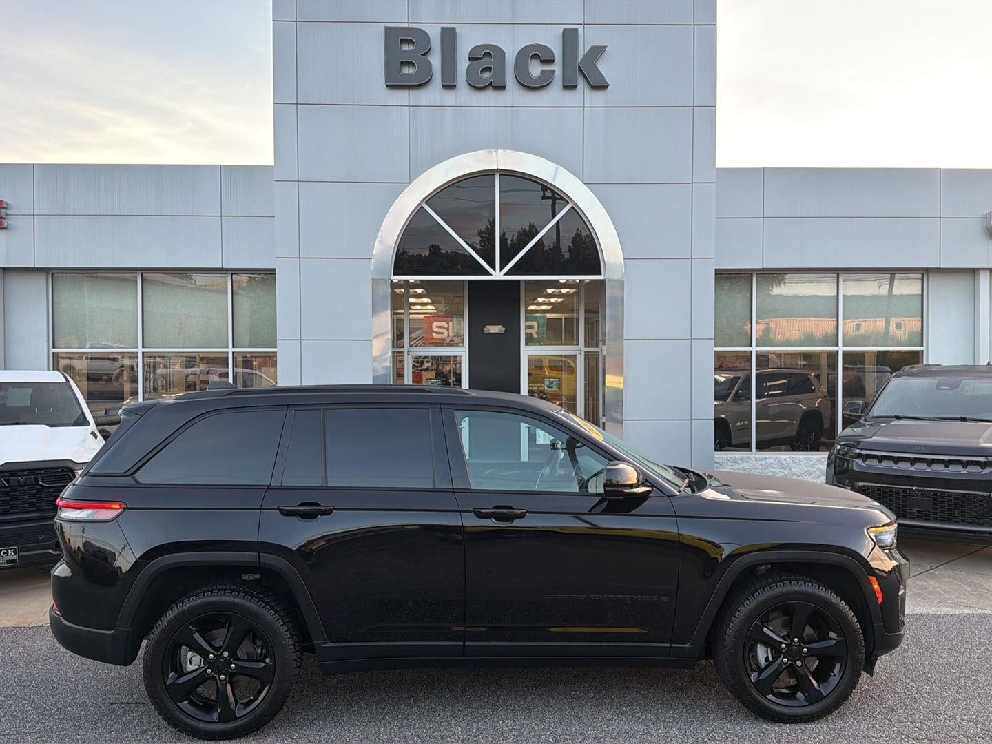 2023 Jeep Grand Cherokee Altitude 4x4