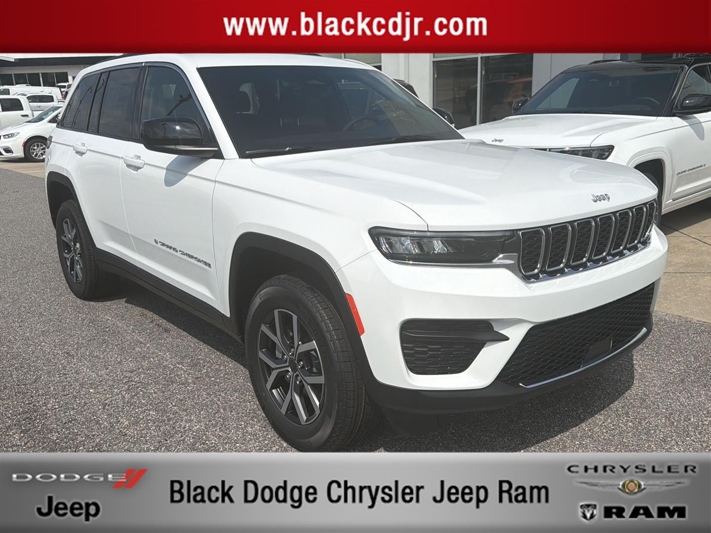 2027 Jeep Grand Cherokee GRAND CHEROKEE LAREDO X 4X4