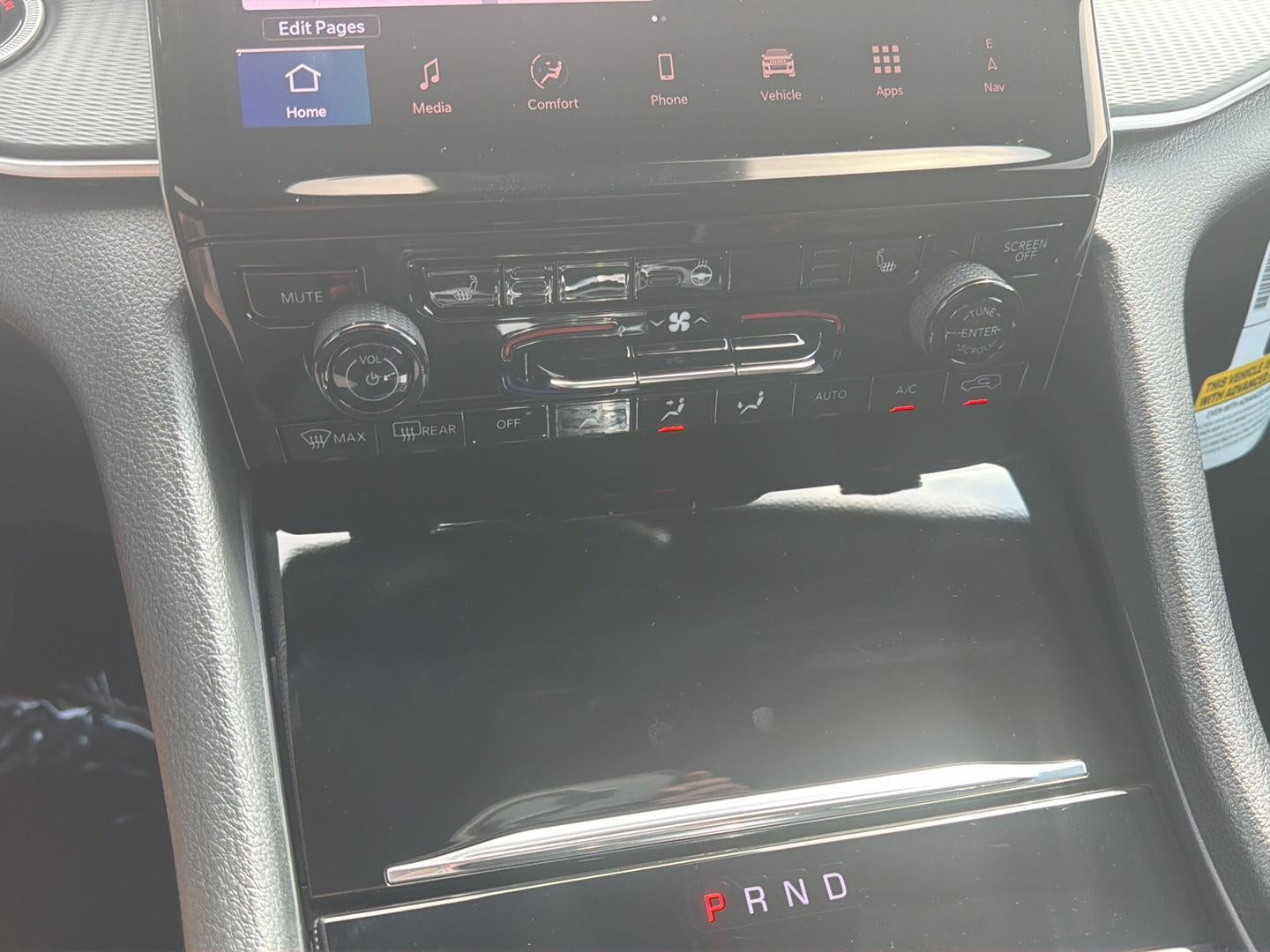 2027 Jeep Grand Cherokee GRAND CHEROKEE LAREDO X 4X4