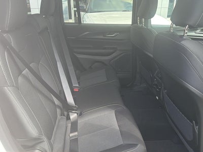 2027 Jeep Grand Cherokee GRAND CHEROKEE LAREDO X 4X4