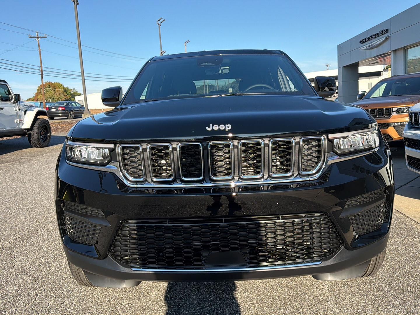 2027 Jeep Grand Cherokee GRAND CHEROKEE LAREDO X 4X4
