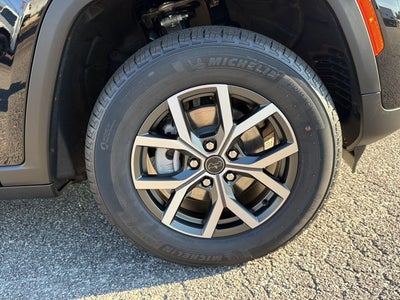 2027 Jeep Grand Cherokee GRAND CHEROKEE LAREDO X 4X4