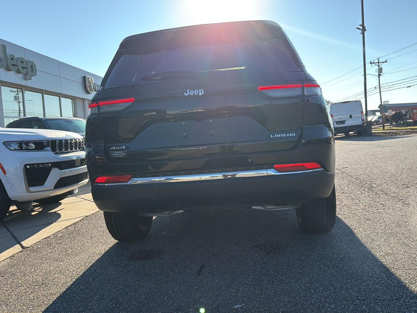 2027 Jeep Grand Cherokee GRAND CHEROKEE LAREDO X 4X4