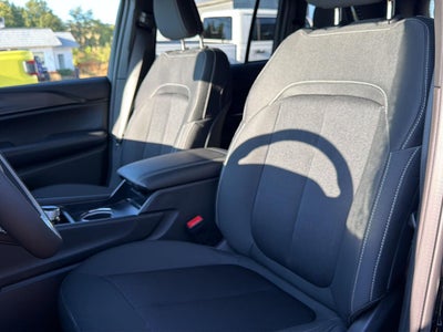 2027 Jeep Grand Cherokee GRAND CHEROKEE LAREDO X 4X4