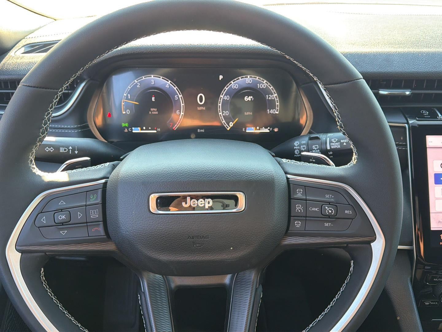2027 Jeep Grand Cherokee GRAND CHEROKEE LAREDO X 4X4