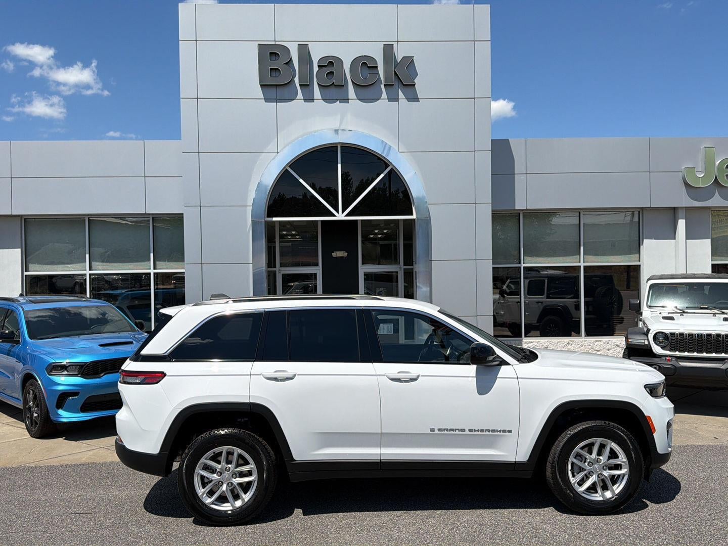 2026 Jeep Grand Cherokee GRAND CHEROKEE LAREDO 4X4