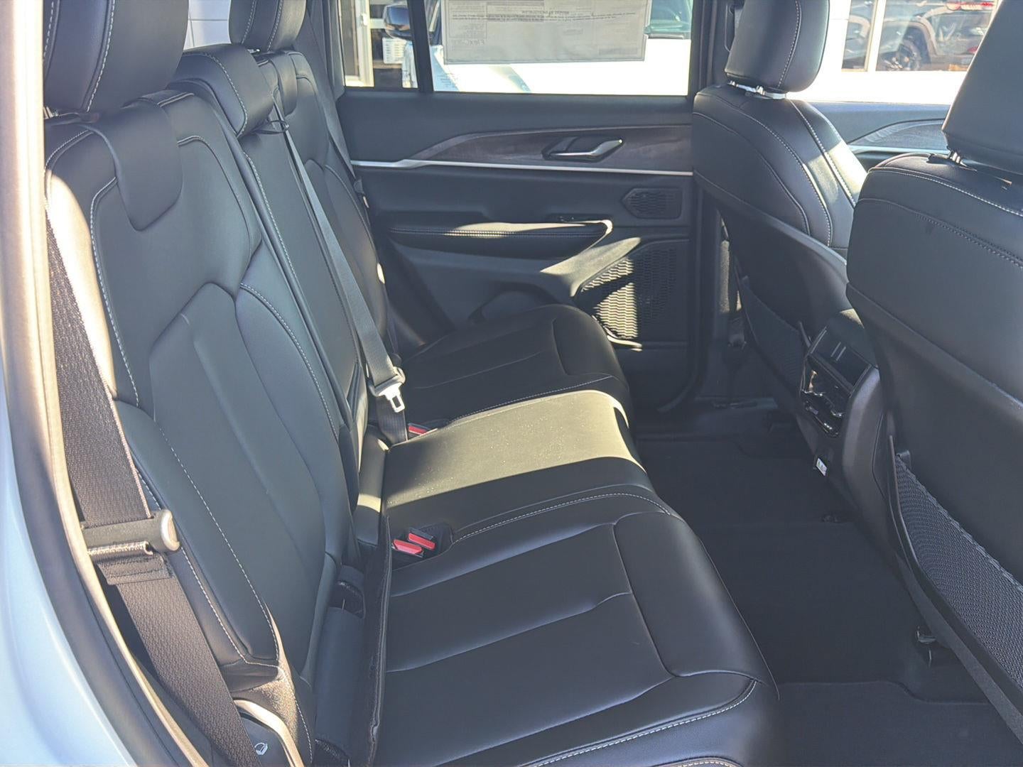 2027 Jeep Grand Cherokee GRAND CHEROKEE LIMITED 4X4