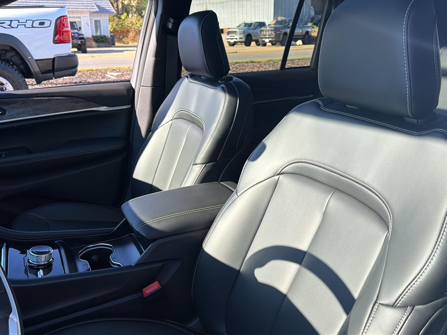 2027 Jeep Grand Cherokee GRAND CHEROKEE LIMITED 4X4