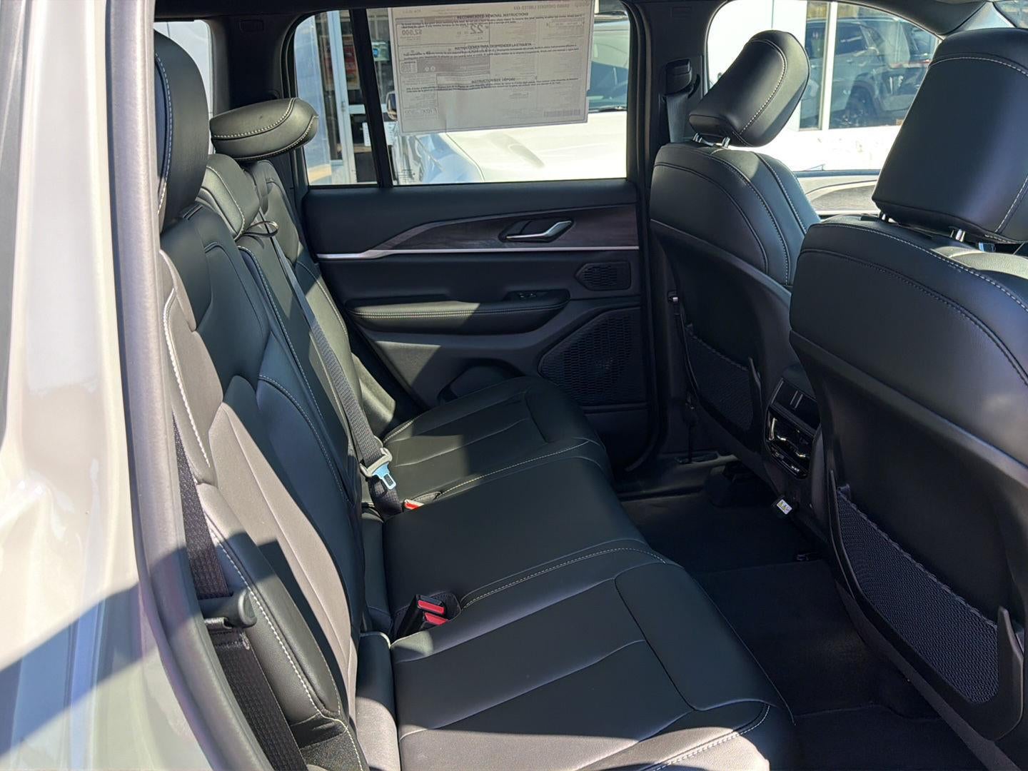 2027 Jeep Grand Cherokee GRAND CHEROKEE LIMITED 4X4