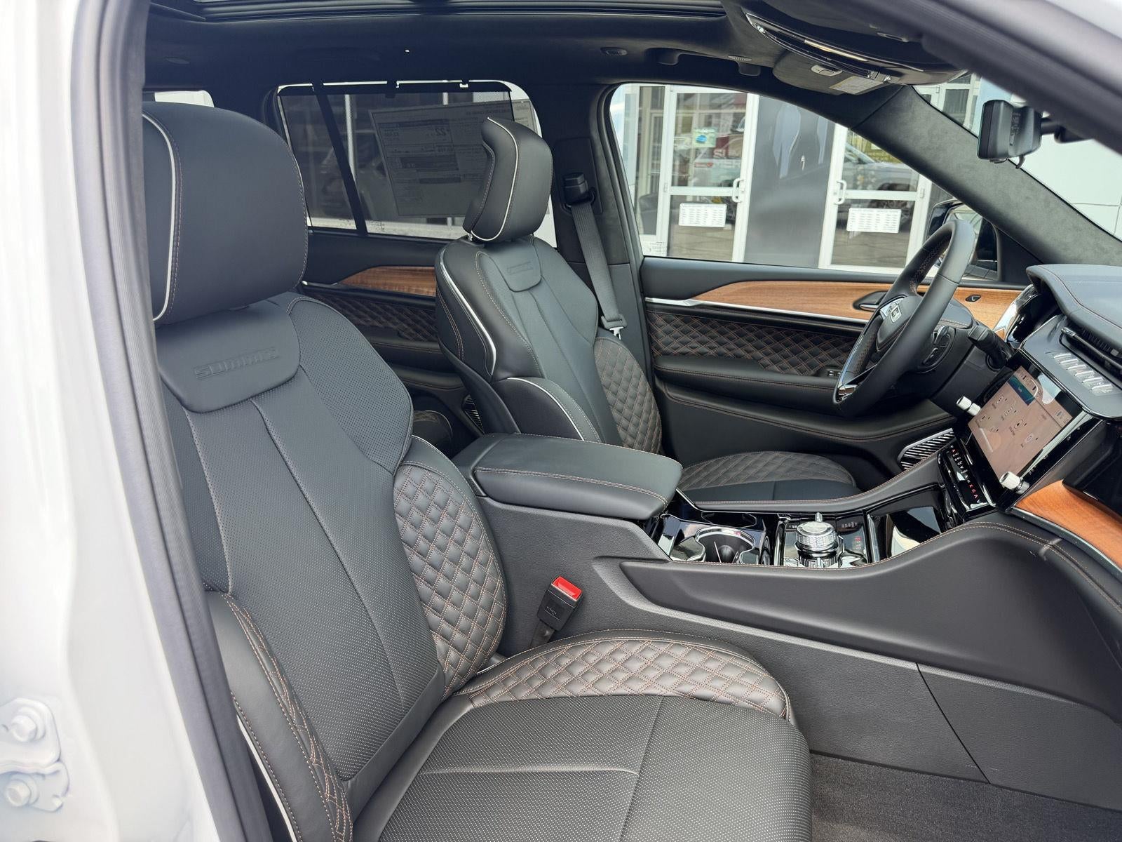 2027 Jeep Grand Cherokee Summit