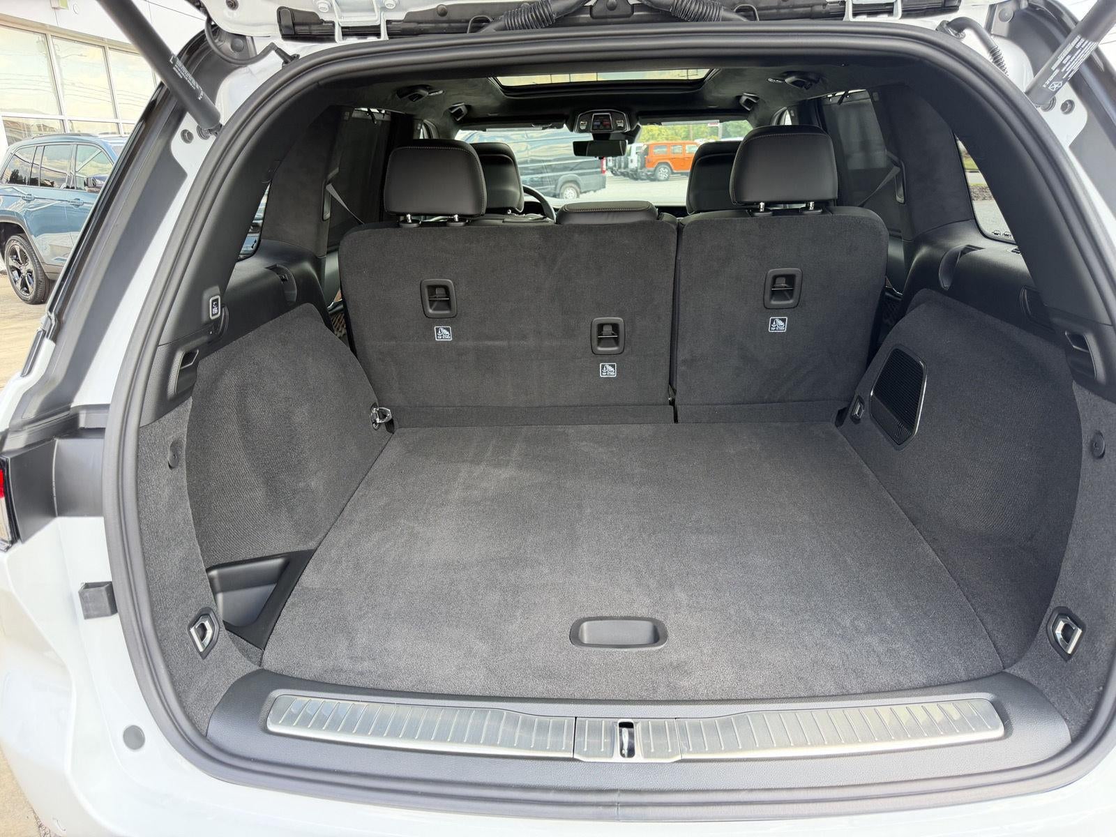 2027 Jeep Grand Cherokee Summit