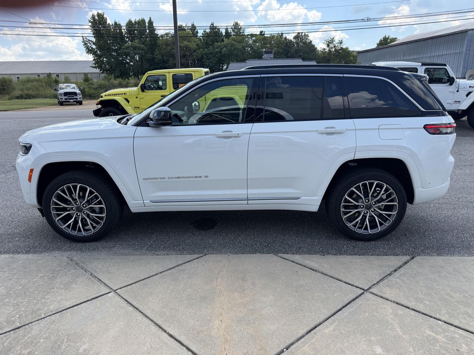 2027 Jeep Grand Cherokee Summit