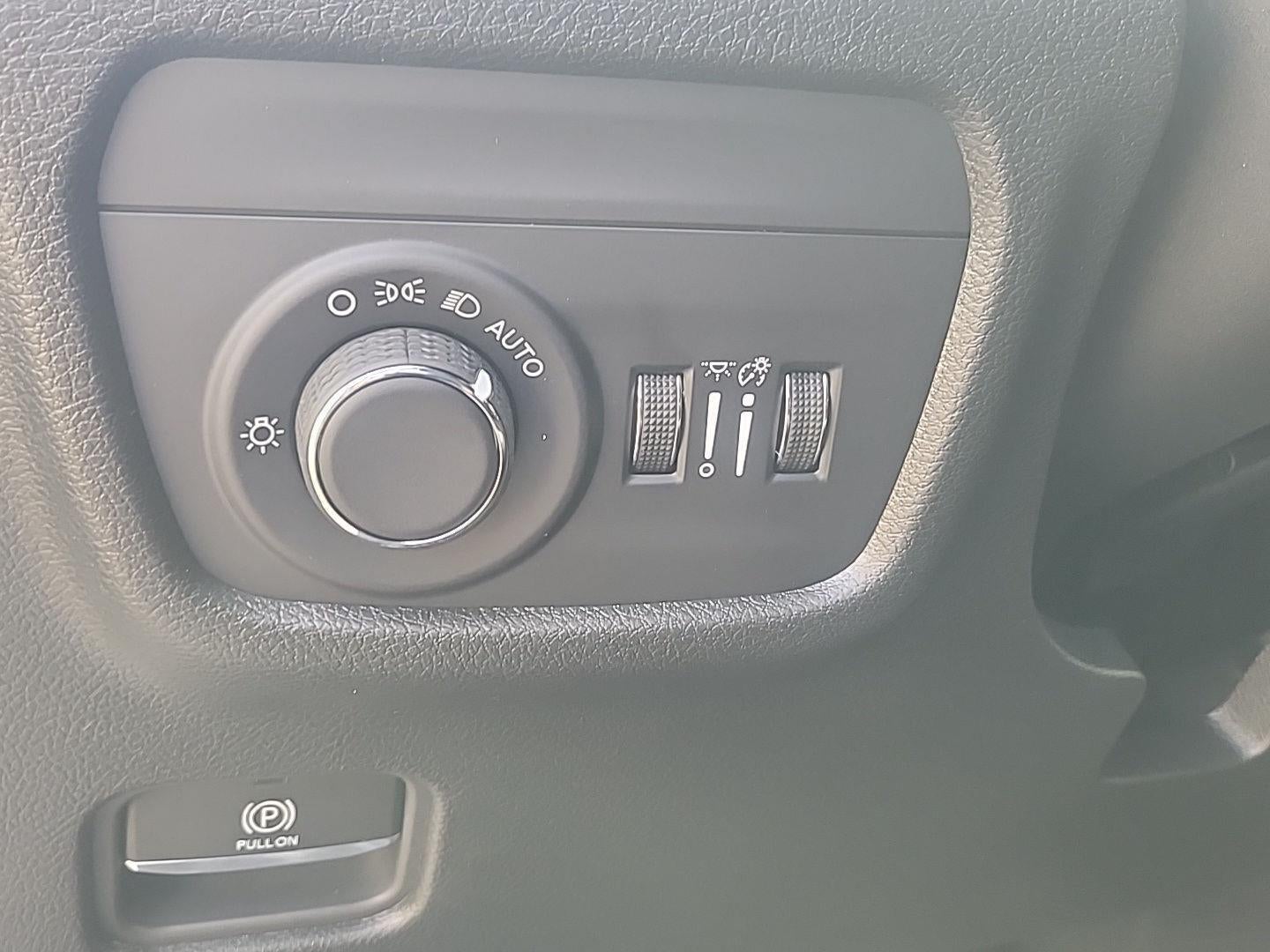 2025 Jeep Grand Cherokee GRAND CHEROKEE L LAREDO X 4X4