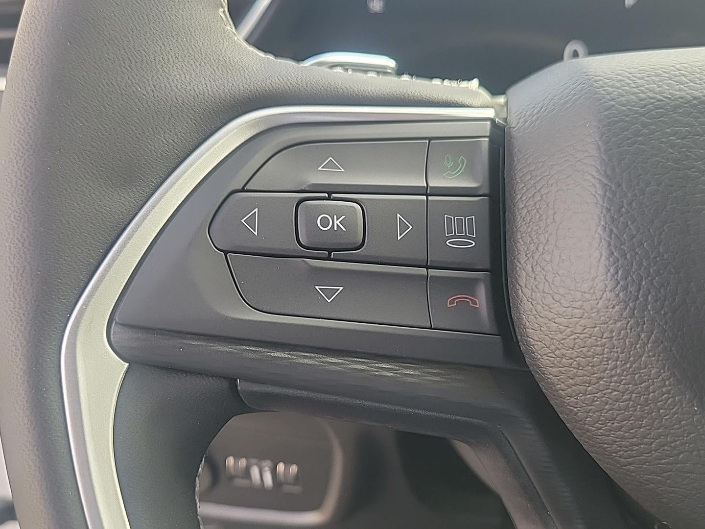 2025 Jeep Grand Cherokee GRAND CHEROKEE L LAREDO X 4X4