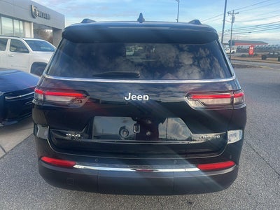 2023 Jeep Grand Cherokee L Laredo 4x4
