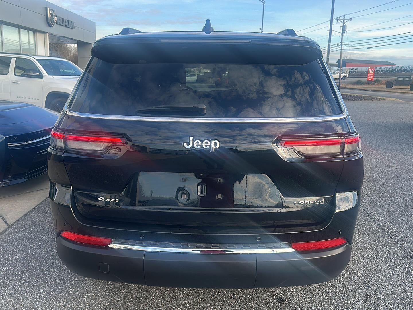 2023 Jeep Grand Cherokee L Laredo 4x4