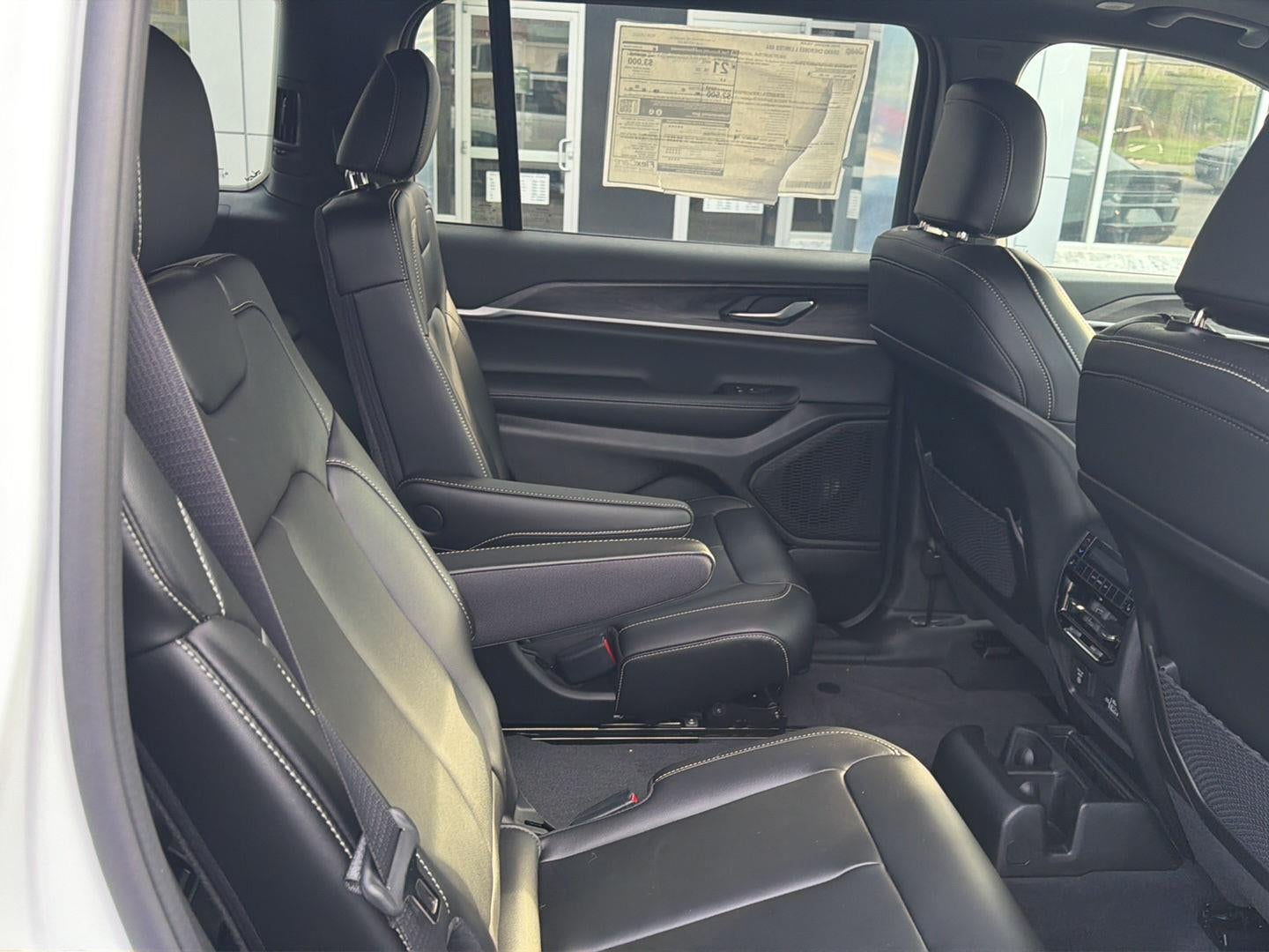 2025 Jeep Grand Cherokee GRAND CHEROKEE L LIMITED 4X4