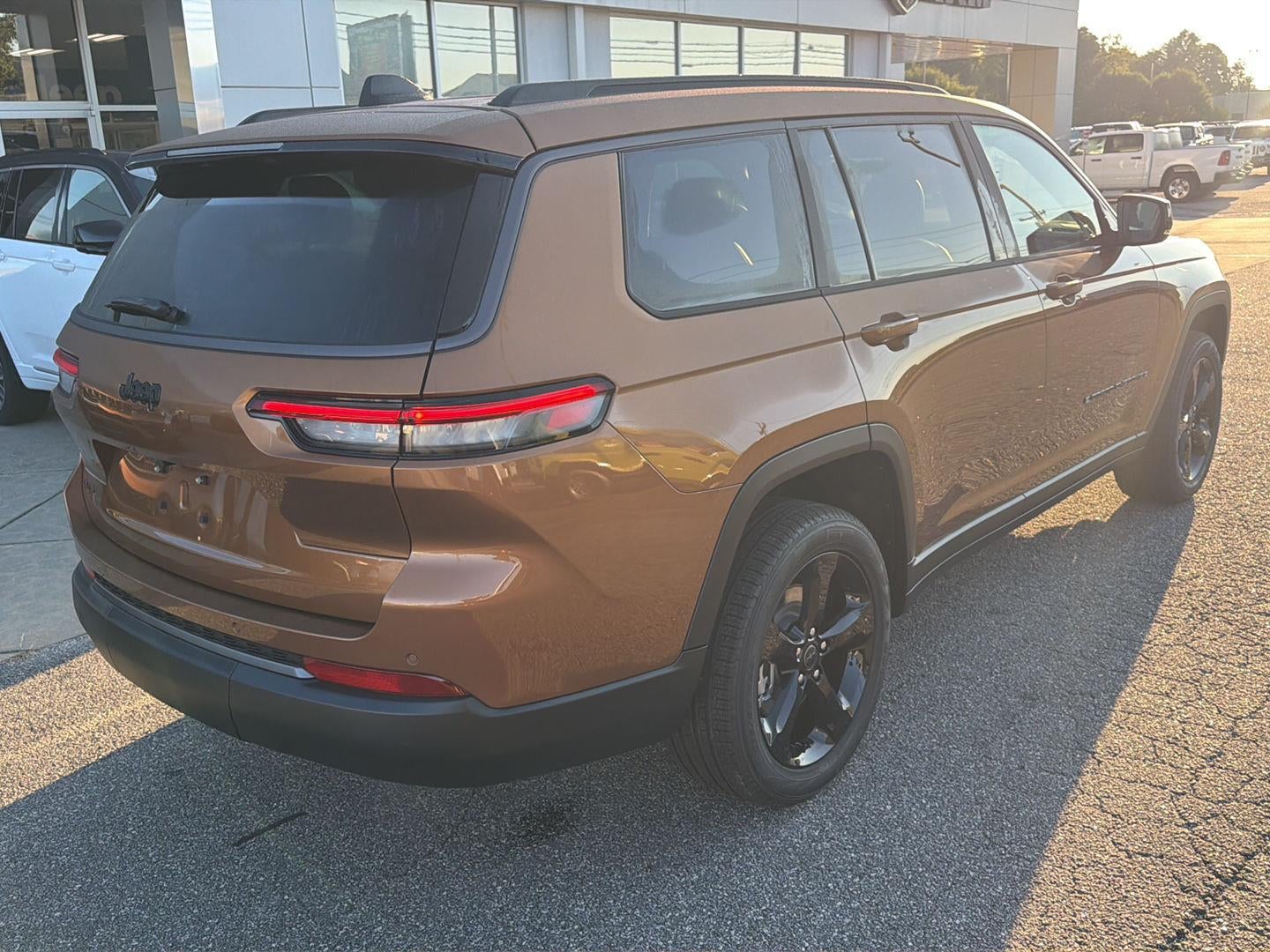 2027 Jeep Grand Cherokee GRAND CHEROKEE L LIMITED 4X4