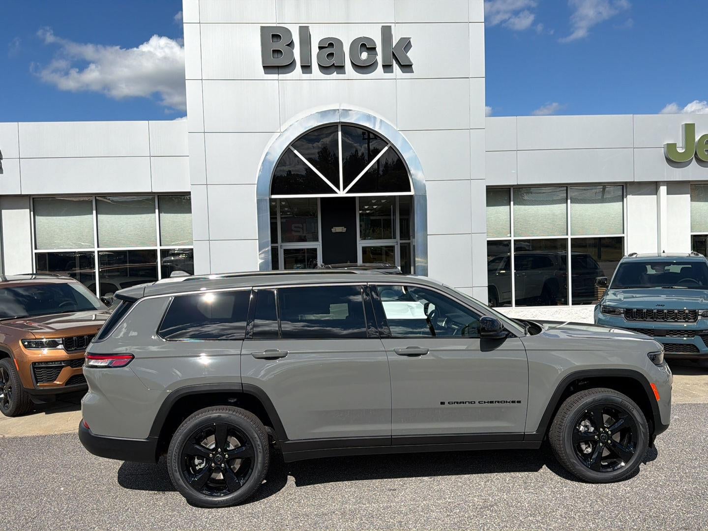 2027 Jeep Grand Cherokee GRAND CHEROKEE L LIMITED 4X4