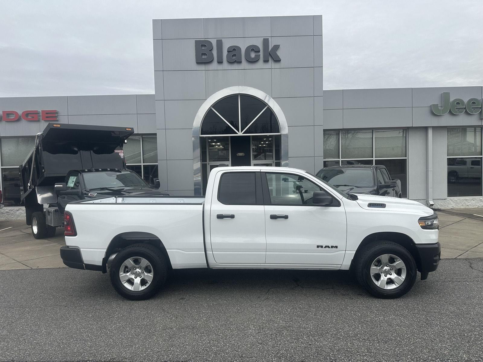 2026 RAM 1500 RAM 1500 TRADESMAN QUAD CAB 4X4 6'4' BOX