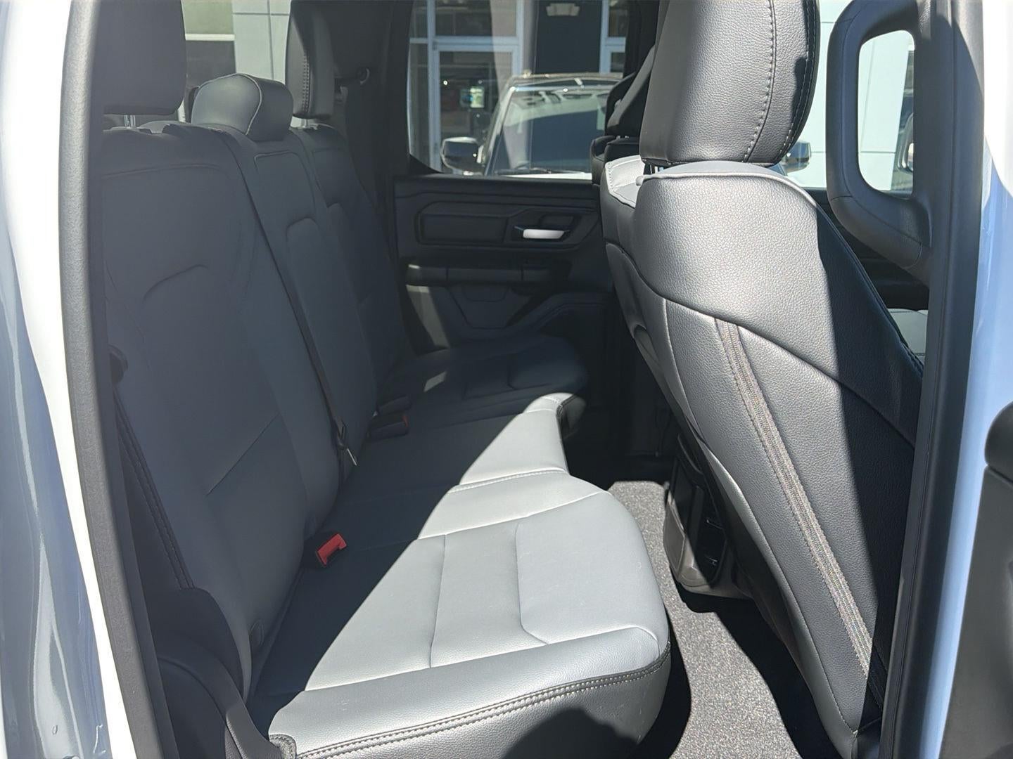 2027 RAM 1500 RAM 1500 TRADESMAN QUAD CAB 4X4 6'4' BOX