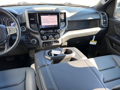 2027 RAM 1500 RAM 1500 TRADESMAN QUAD CAB 4X4 6'4' BOX