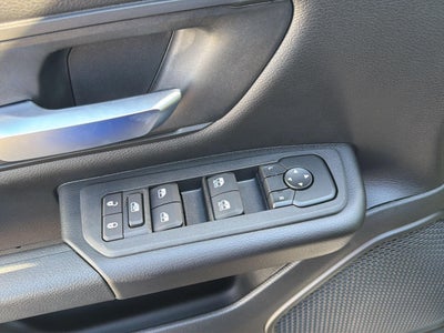 2027 RAM 1500 RAM 1500 TRADESMAN QUAD CAB 4X4 6'4' BOX