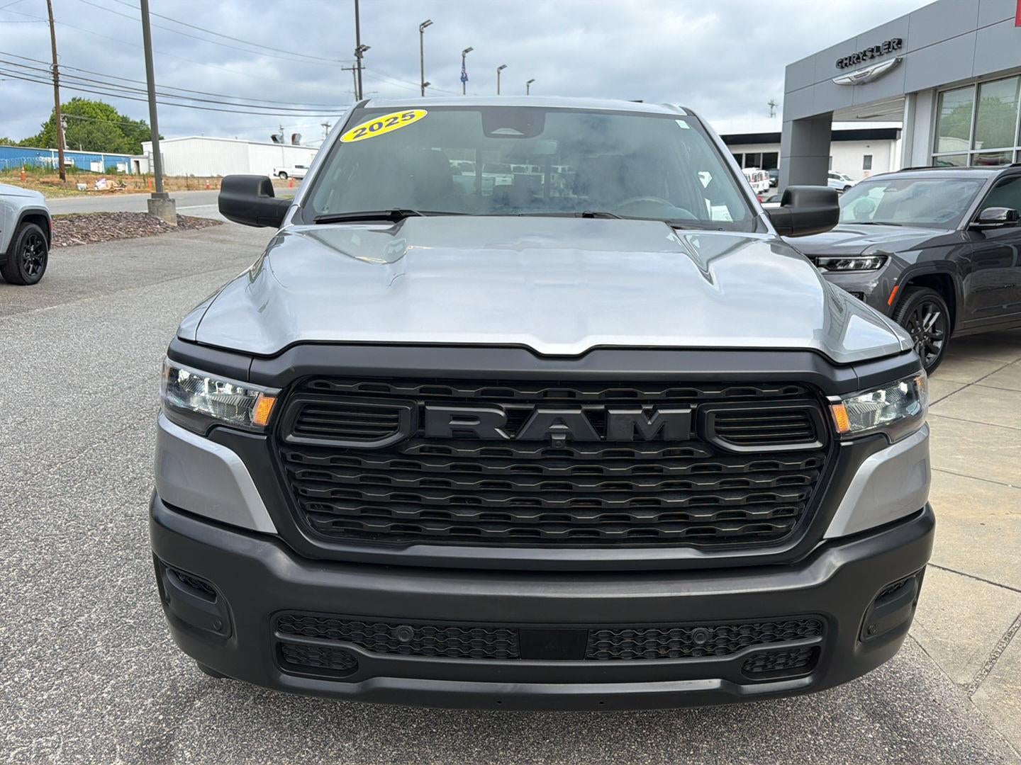 2025 RAM 1500 Tradesman Crew Cab 4x4 5'7' Box