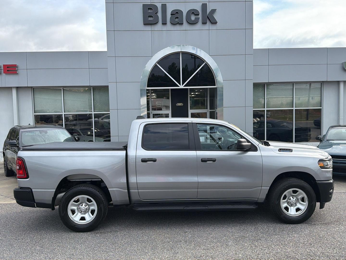 2025 RAM 1500 Tradesman Crew Cab 4x4 5'7' Box