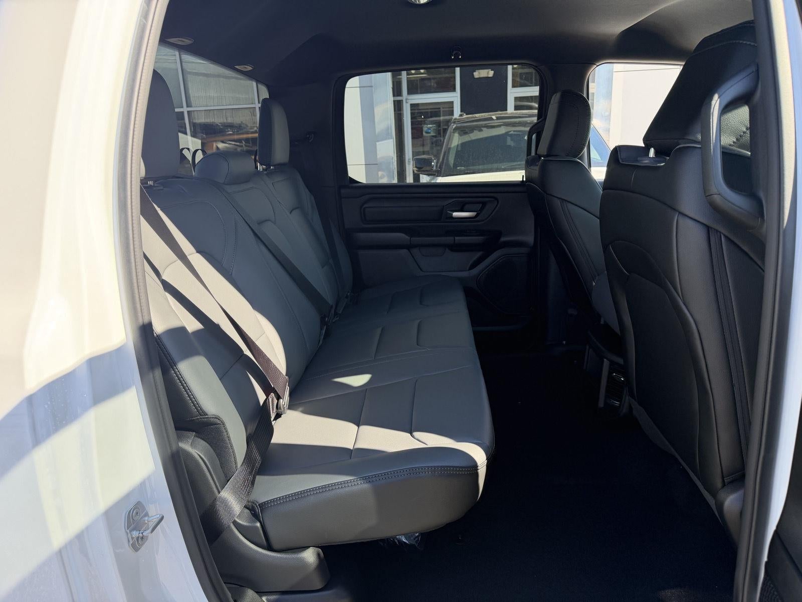 2027 RAM 1500 RAM 1500 TRADESMAN CREW CAB 4X4 5'7' BOX