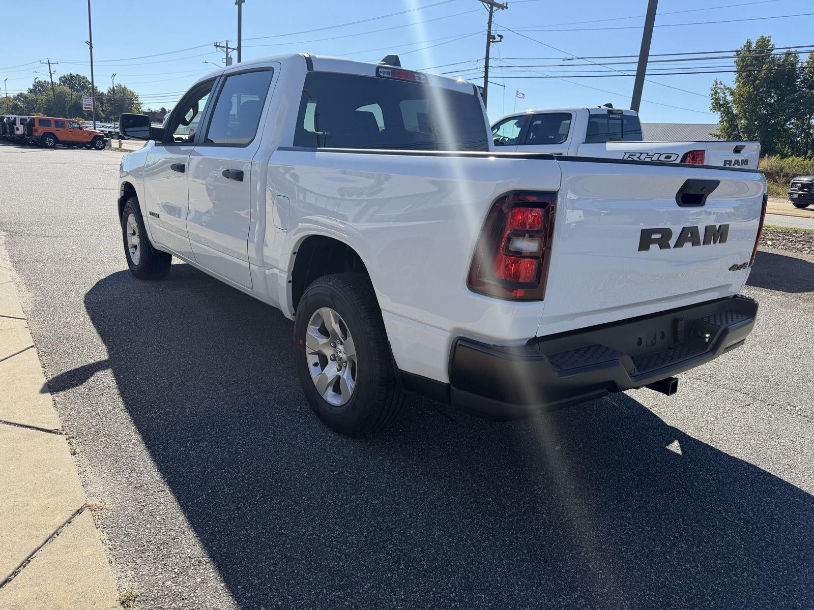 2027 RAM 1500 RAM 1500 TRADESMAN CREW CAB 4X4 5'7' BOX