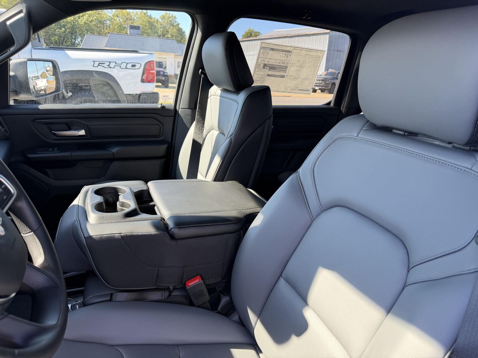 2027 RAM 1500 RAM 1500 TRADESMAN CREW CAB 4X4 5'7' BOX