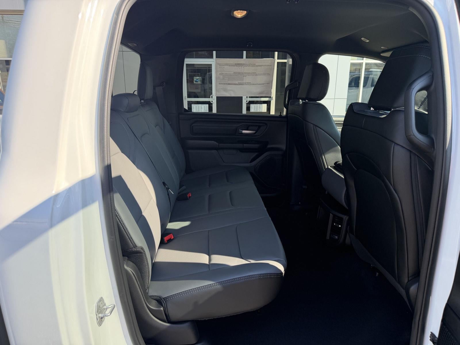 2027 RAM 1500 RAM 1500 TRADESMAN CREW CAB 4X4 5'7' BOX