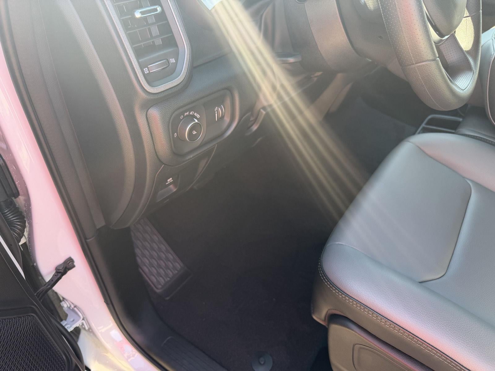 2027 RAM 1500 RAM 1500 TRADESMAN CREW CAB 4X4 5'7' BOX