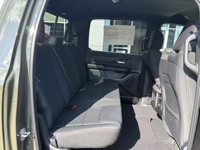 2027 RAM 1500 RAM 1500 EXPRESS CREW CAB 4X4 5'7' BOX