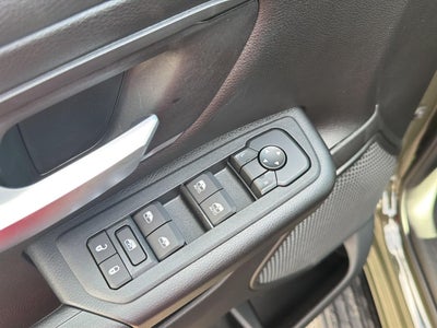 2027 RAM 1500 RAM 1500 EXPRESS CREW CAB 4X4 5'7' BOX
