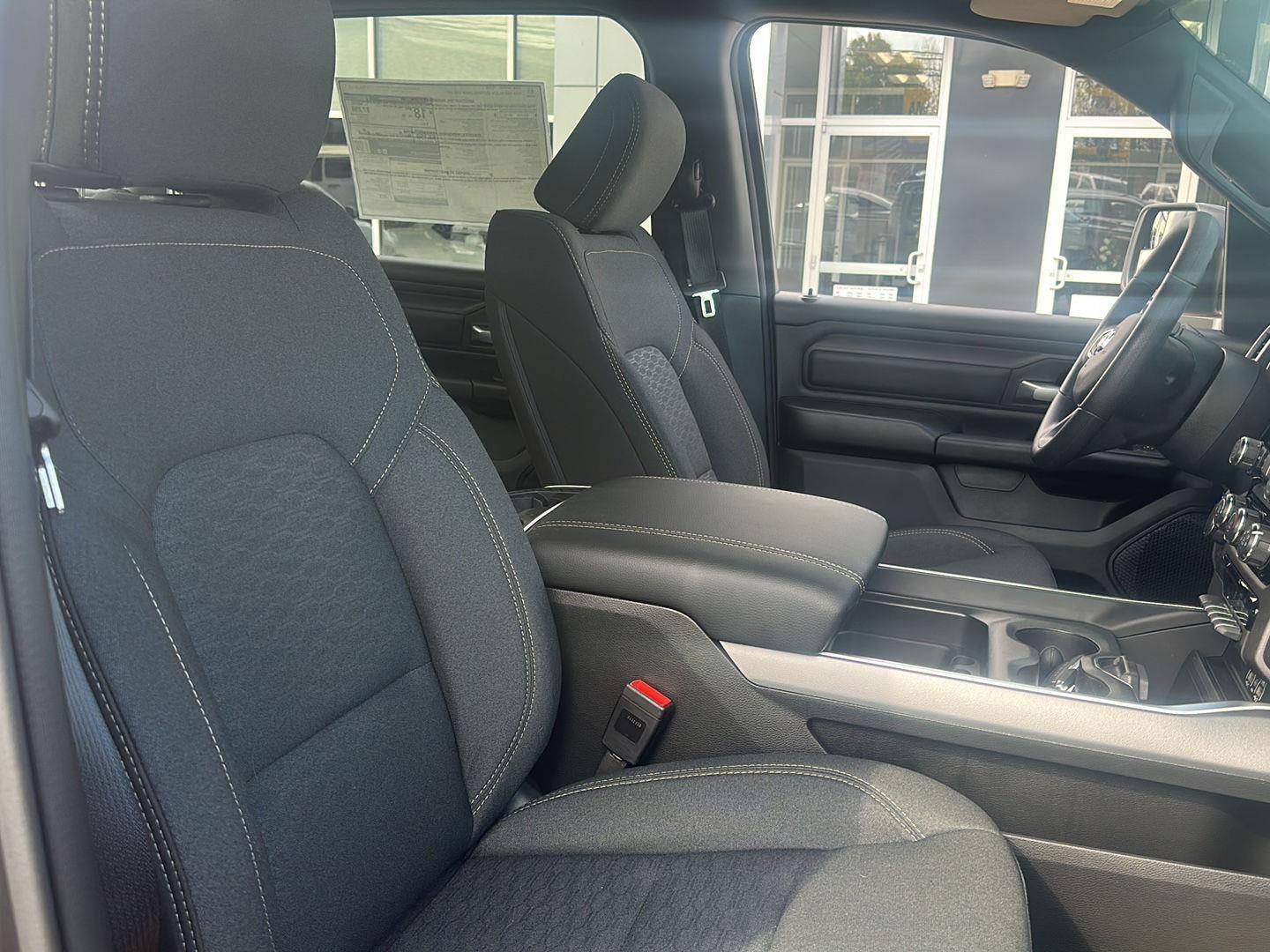 2026 RAM 1500 RAM 1500 EXPRESS CREW CAB 4X4 5'7' BOX