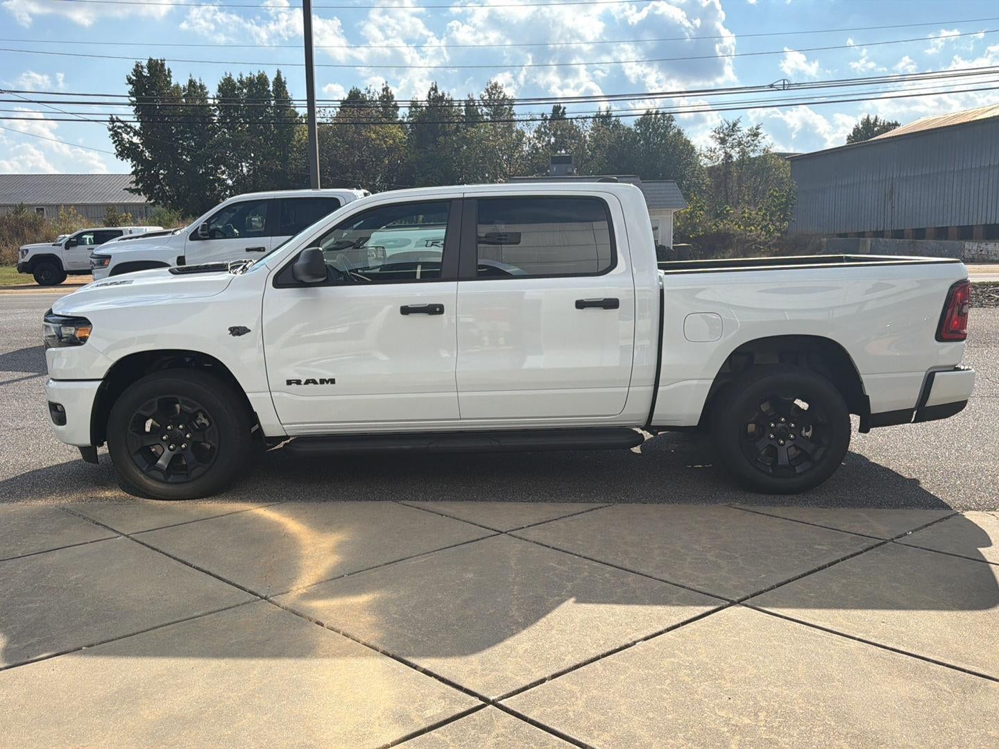 2027 RAM 1500 RAM 1500 EXPRESS CREW CAB 4X4 5'7' BOX
