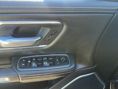 2019 RAM 1500 Laramie Crew Cab 4x4 5'7' Box
