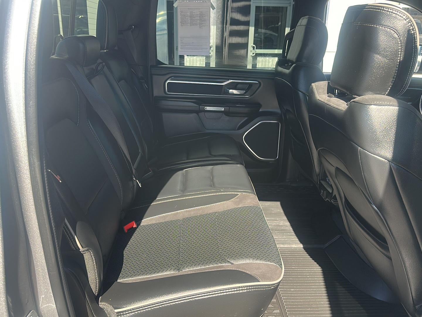 2023 RAM 1500 Laramie Crew Cab 4x4 5'7' Box