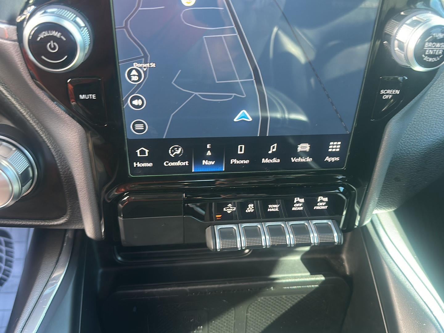 2023 RAM 1500 Laramie Crew Cab 4x4 5'7' Box