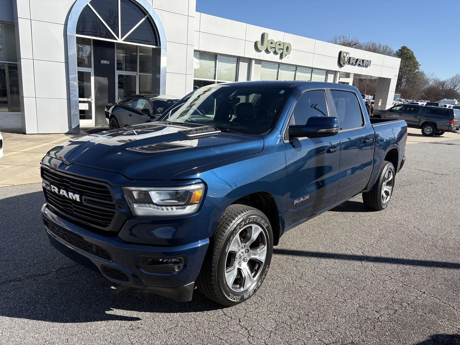 2023 RAM 1500 Laramie Crew Cab 4x4 5'7' Box