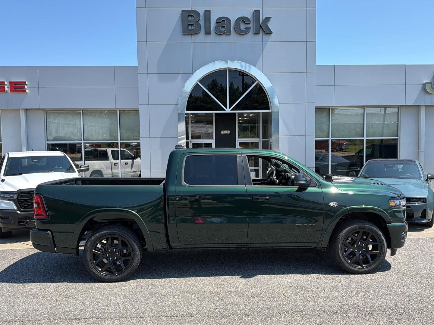 2026 RAM 1500 RAM 1500 LARAMIE CREW CAB 4X4 5'7' BOX