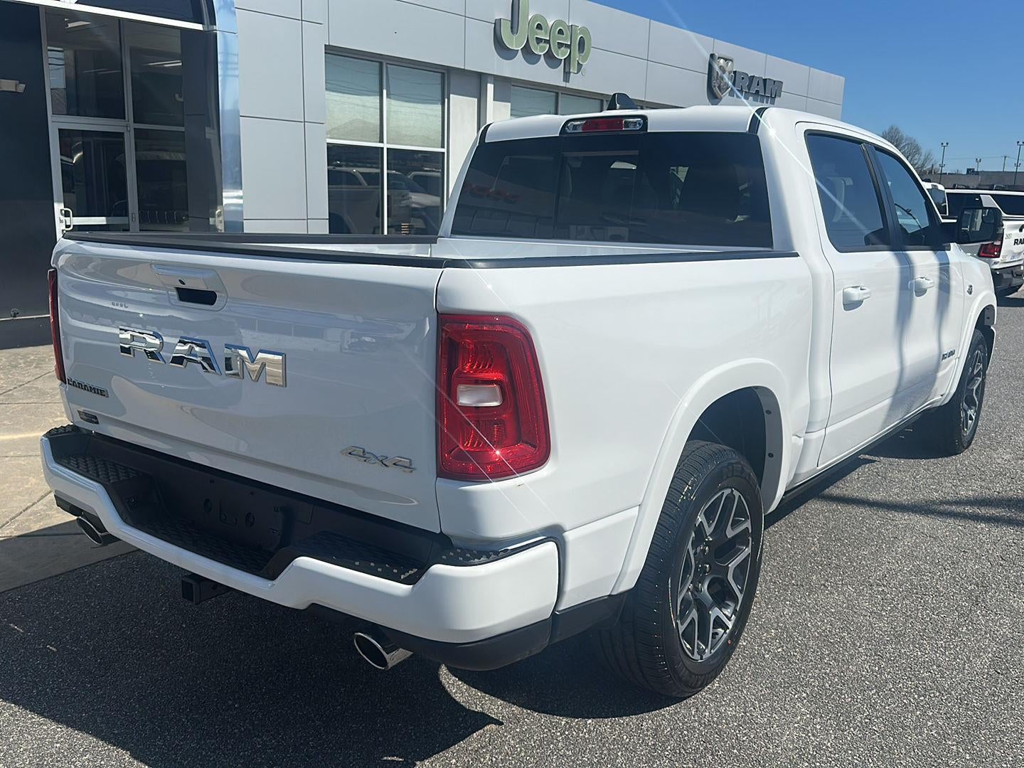 2026 RAM 1500 RAM 1500 LARAMIE CREW CAB 4X4 5'7' BOX