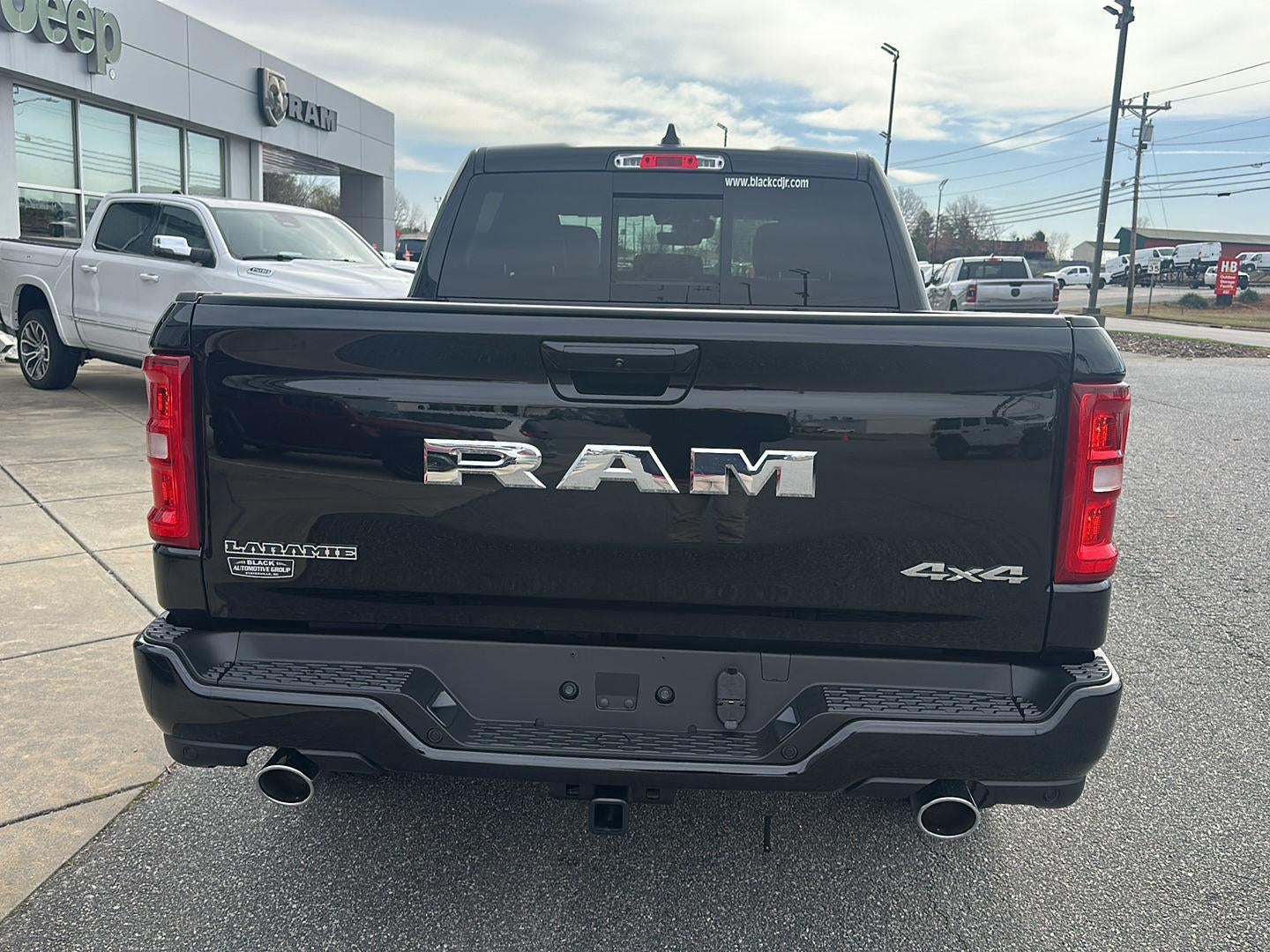 2026 RAM 1500 RAM 1500 LARAMIE CREW CAB 4X4 5'7' BOX
